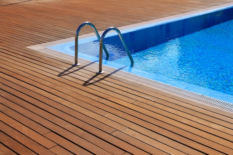 Choosing the Best Pool Deck Materials for Your Home